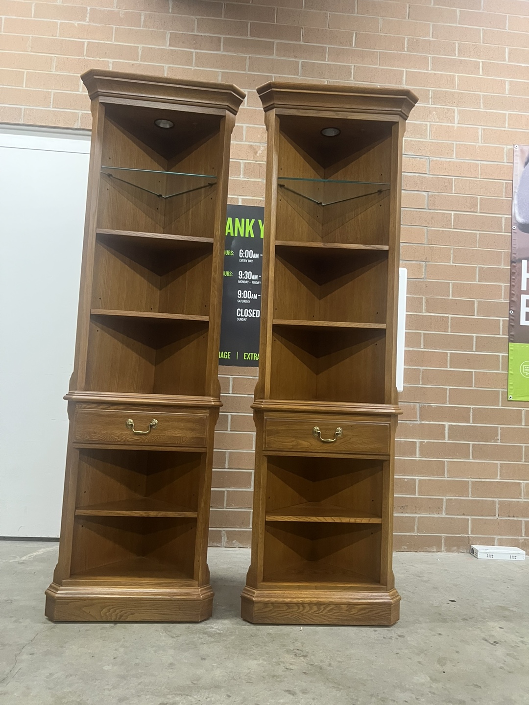 Thomasville set of 2 Bookcase w/lights - photo 5