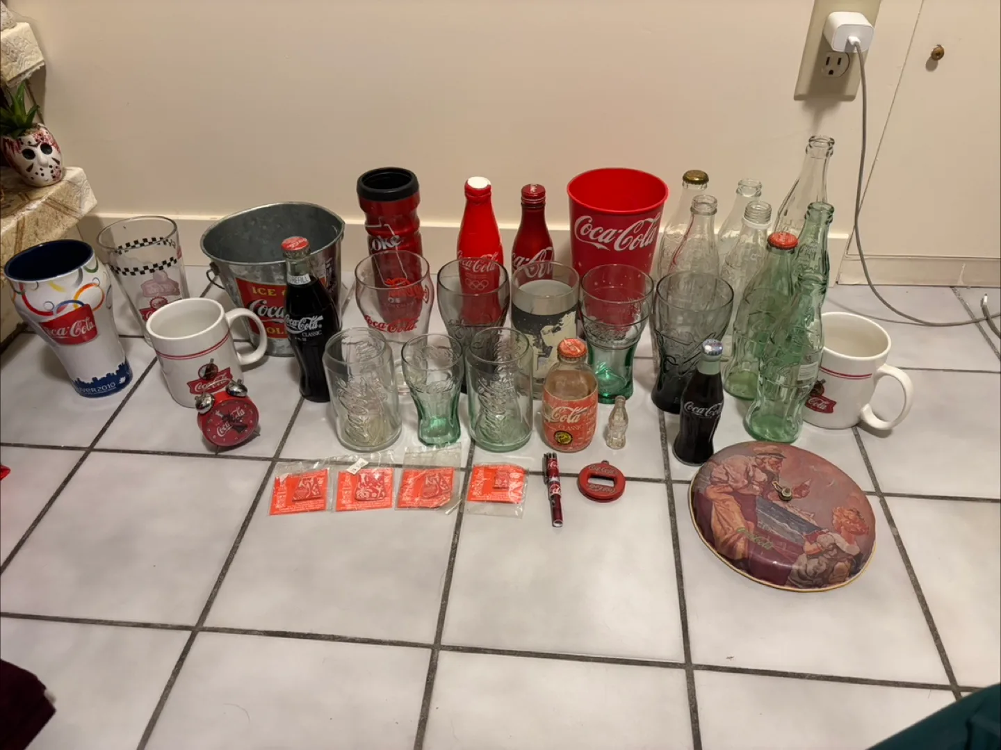 Vintage Coca-Cola Memorabilia Collection thumbnail