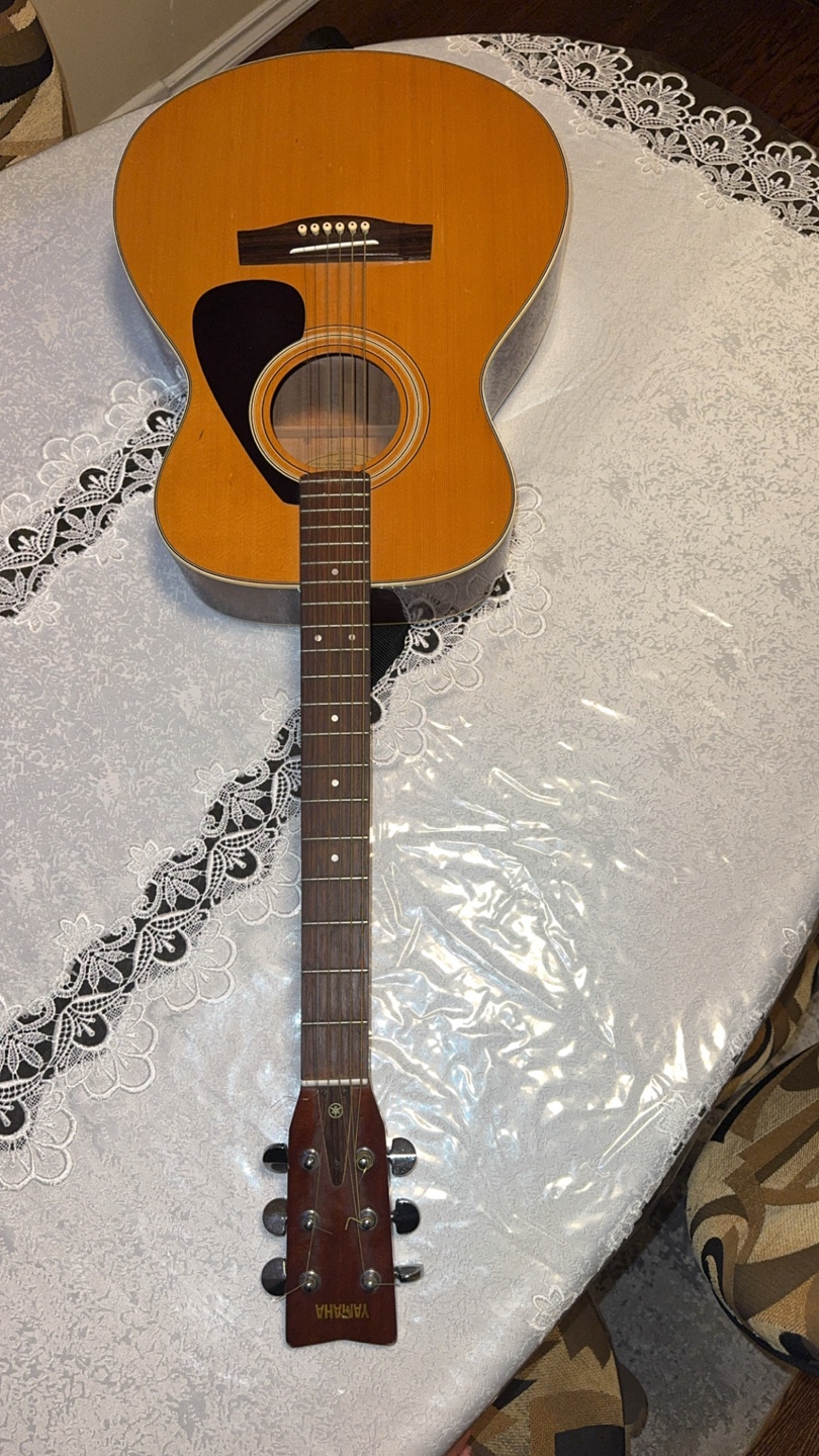 Yamaha FG-331 Acoustic Guitar