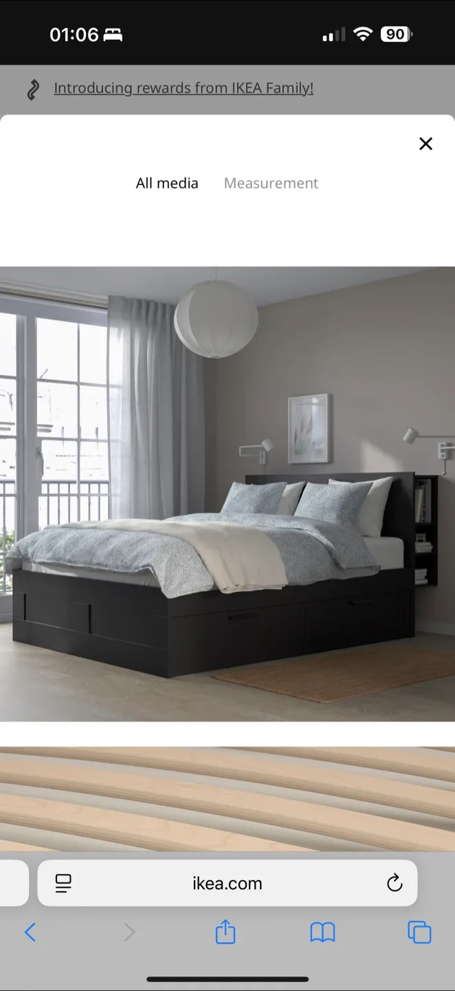 Simmons Queen-sized mattress and Bedstead image indicator(3)