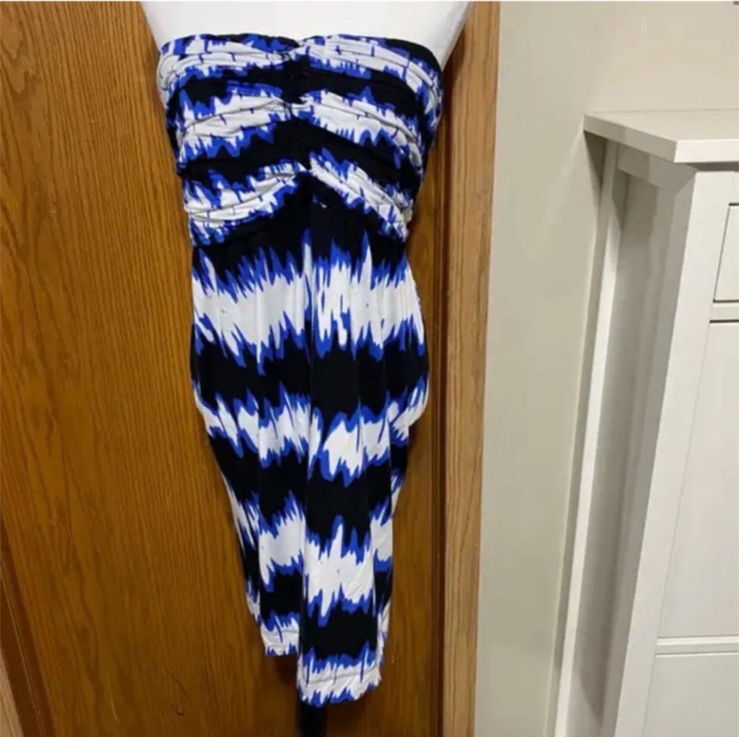 Plus size tie-dye dress has straps if wanted - photo 4