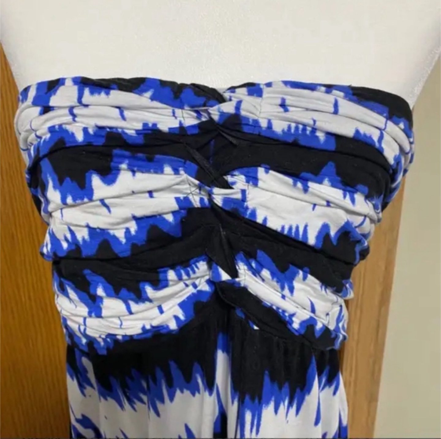 Plus size tie-dye dress has straps if wanted - photo 3