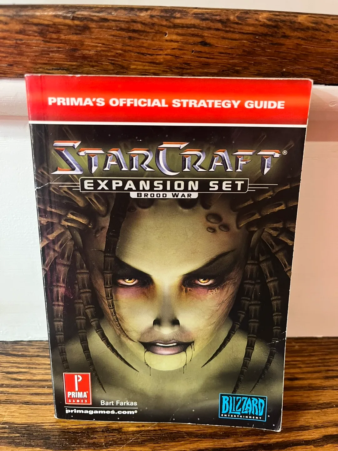 StarCraft Expansion Set: Brood War Prima Strategy Guide thumbnail