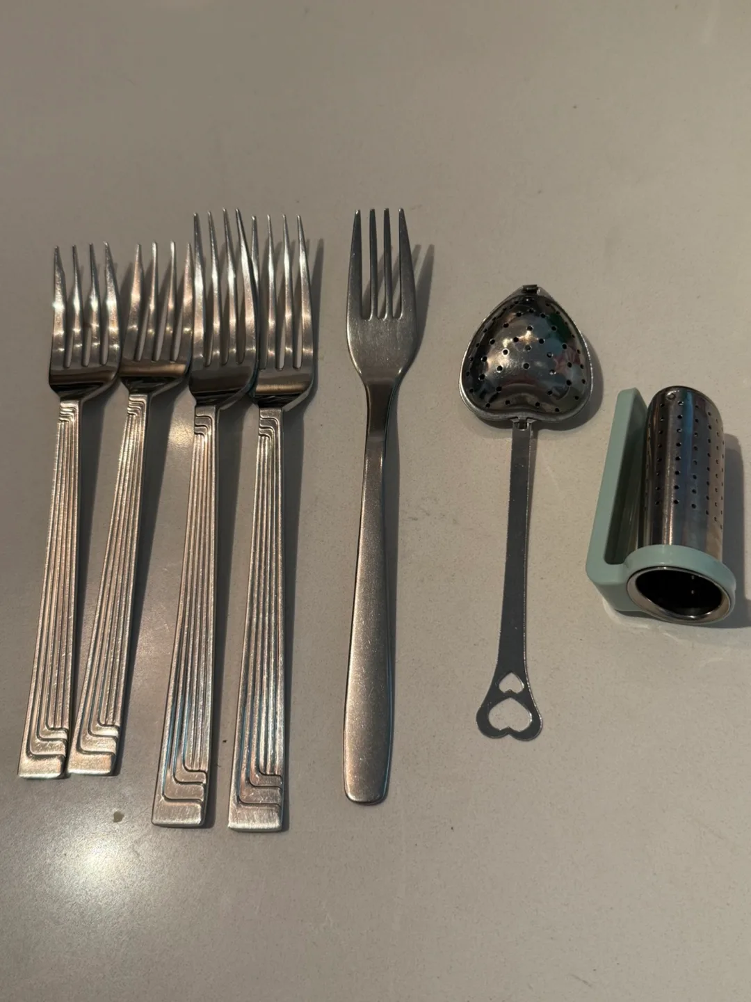 Assorted Utensils thumbnail