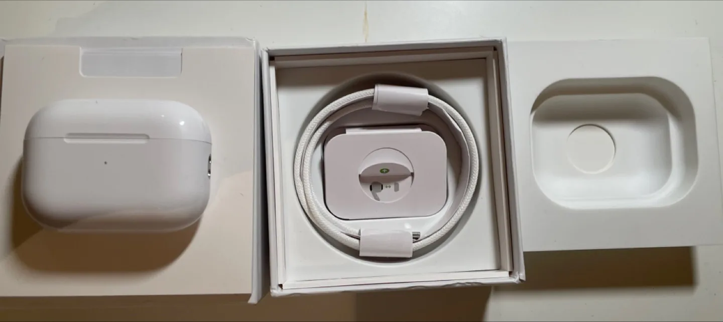 Apple AirPods Pro (2nd generation) image indicator(3)