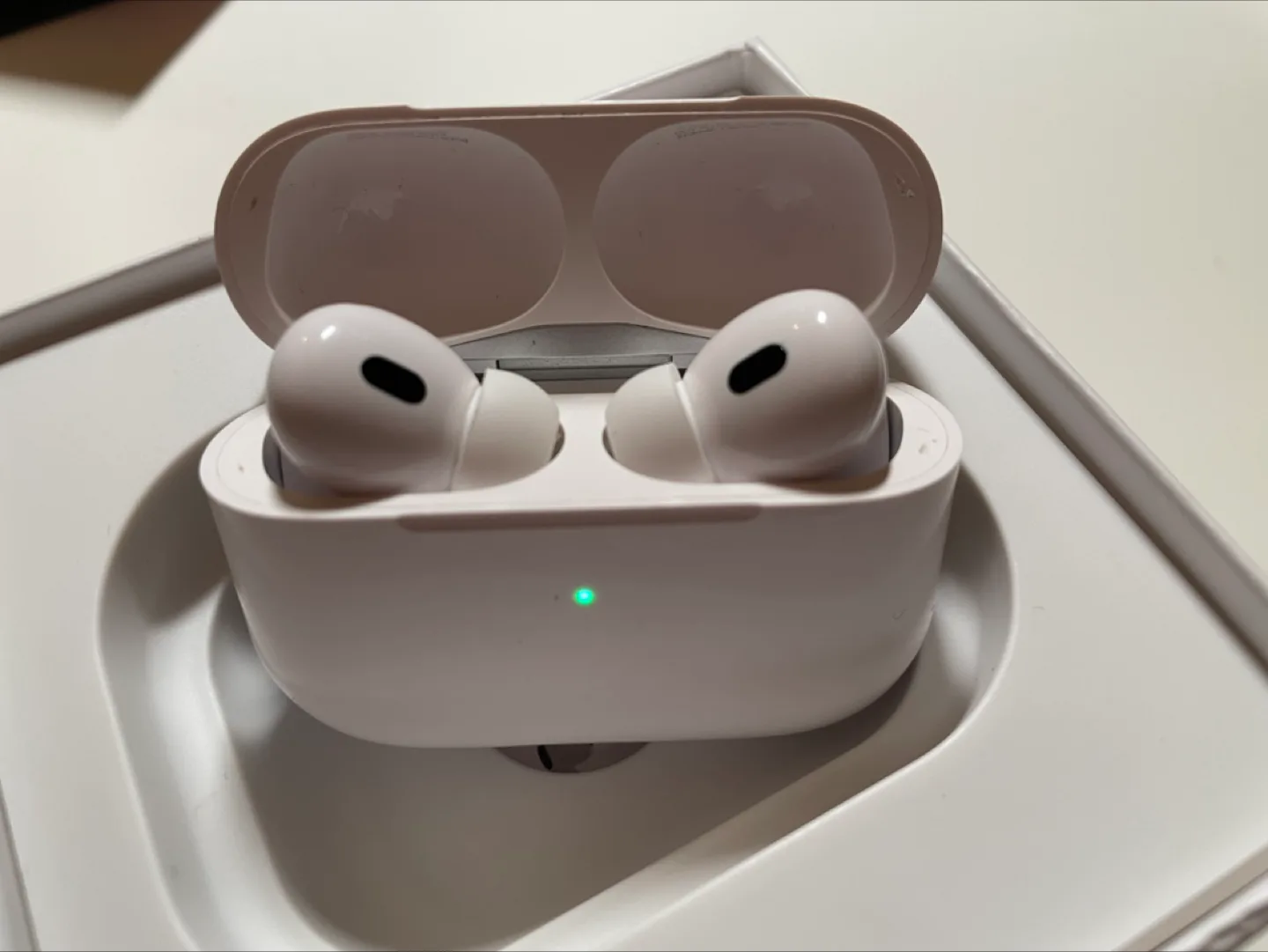 Apple AirPods Pro (2nd generation) image indicator(4)