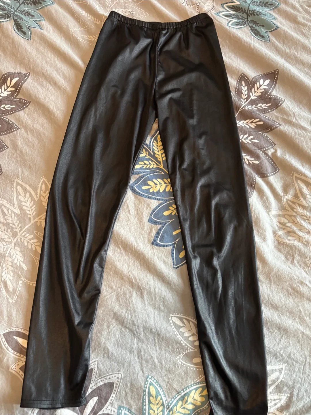 Shiny Black Leggings with stirrup- small/med petite image indicator(2)