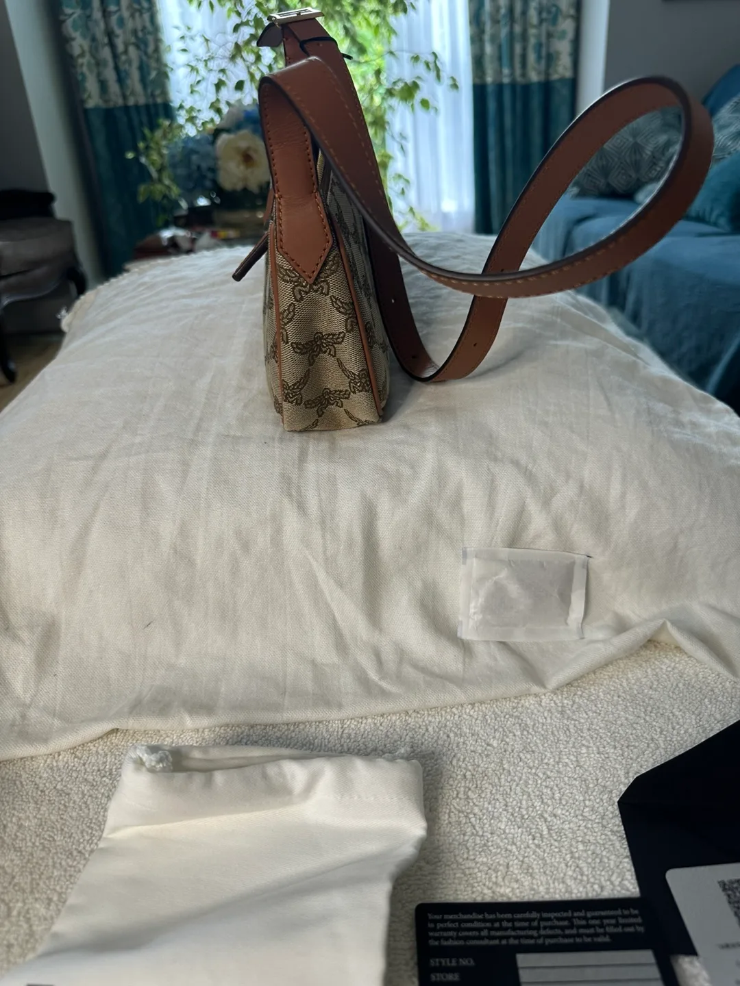 MCM Shoulder Bag image indicator(6)