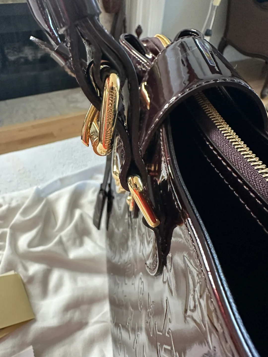 Louis Vuitton Amarante Handbag image indicator(4)