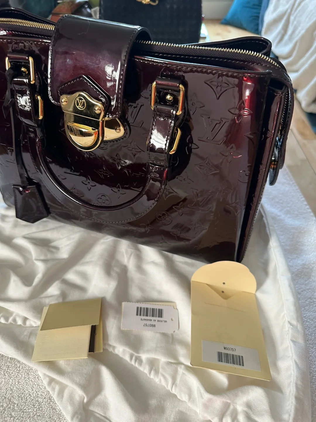 Louis Vuitton Amarante Handbag image indicator(3)