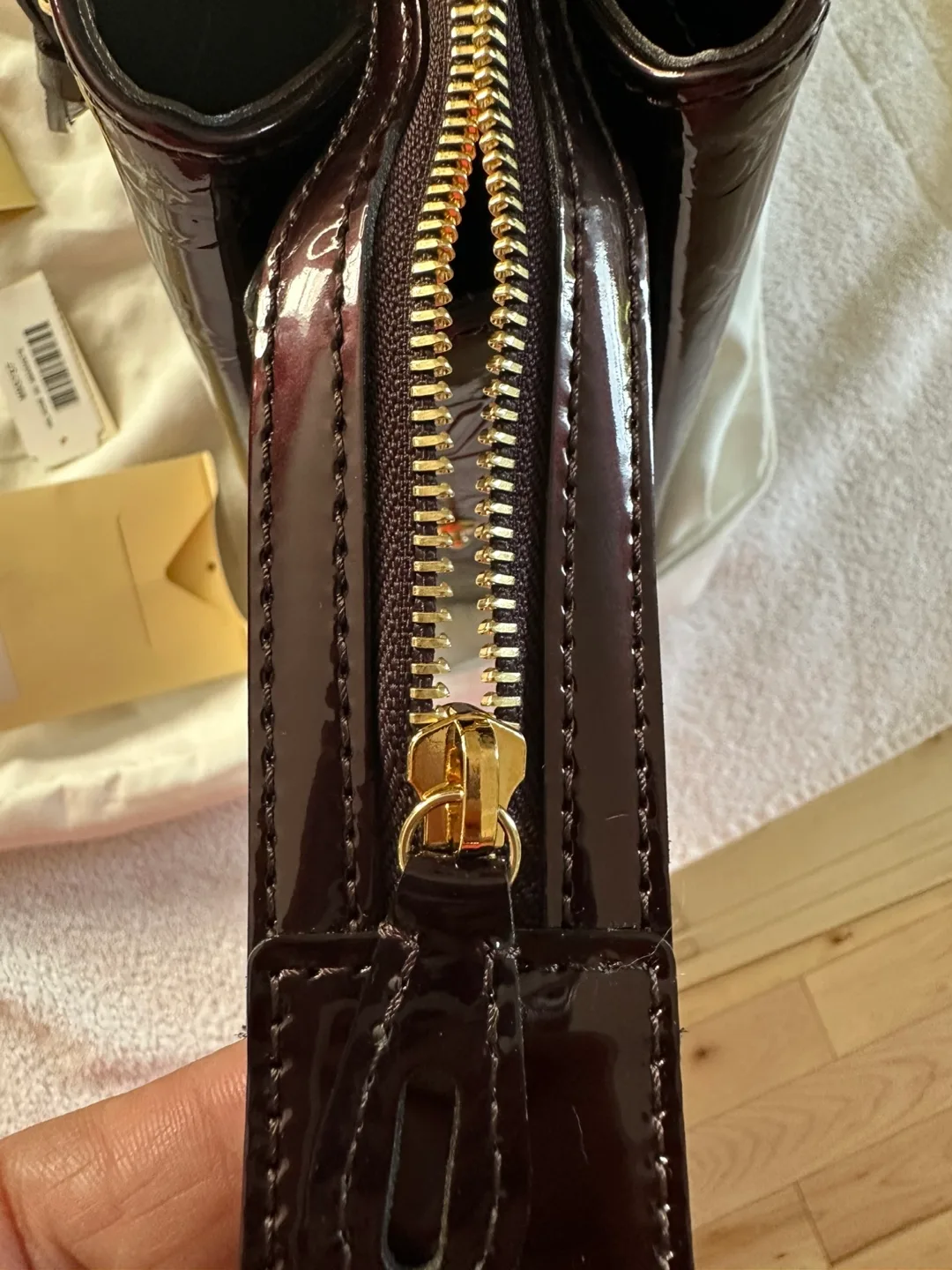 Louis Vuitton Amarante Handbag image indicator(7)