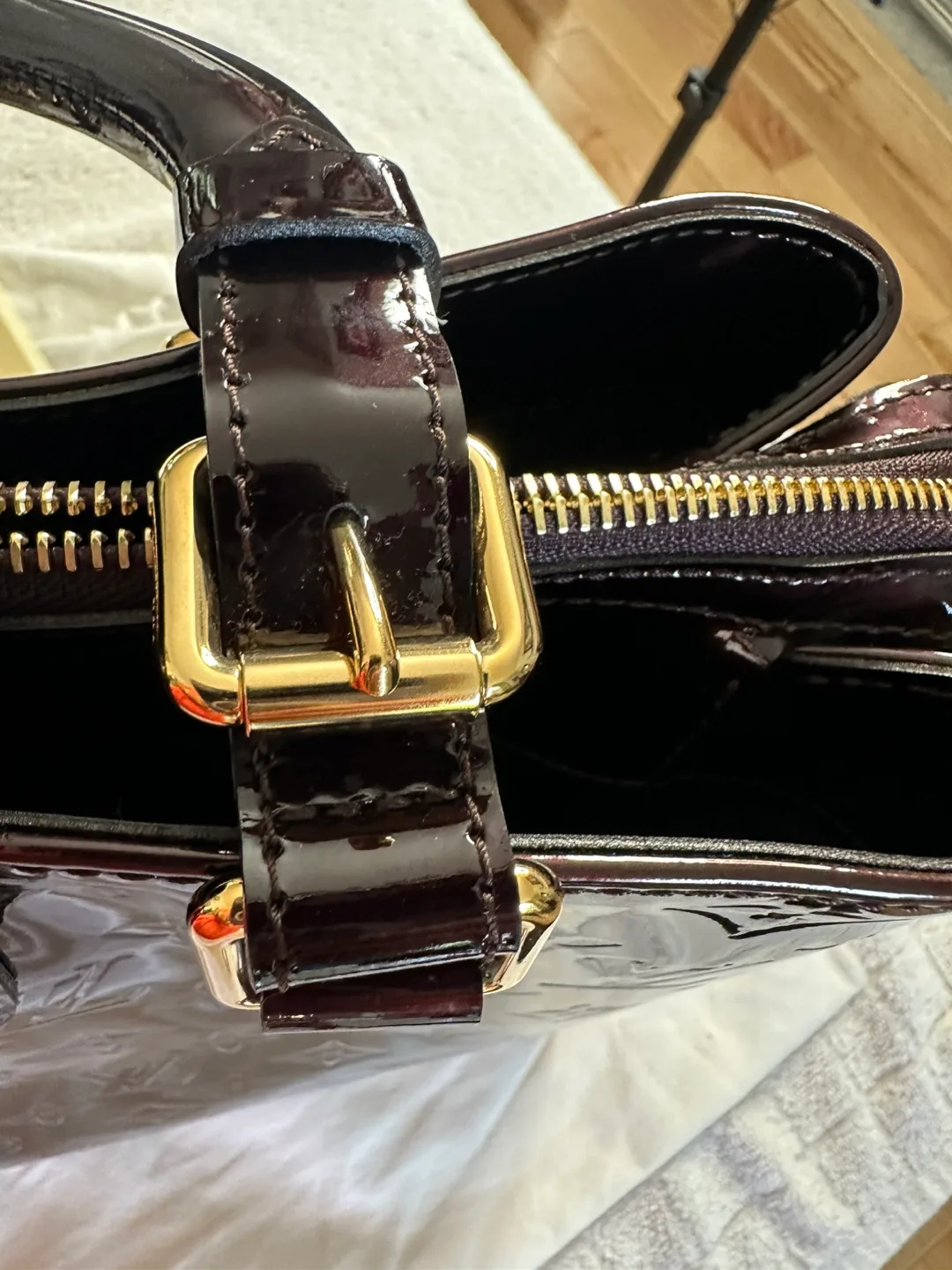 Louis Vuitton Amarante Handbag image indicator(9)