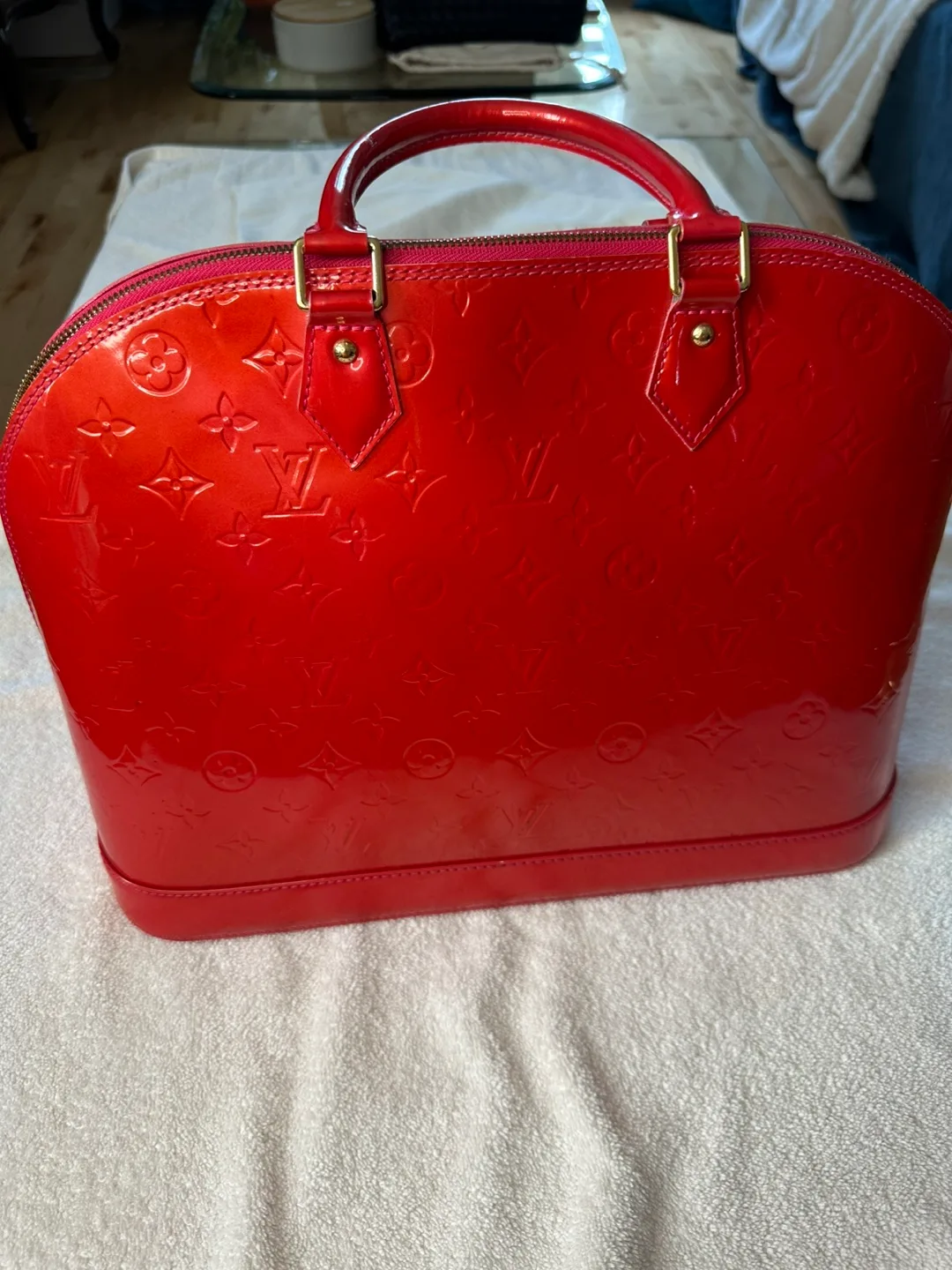 Alma patent leather, Red Handbag image indicator(3)