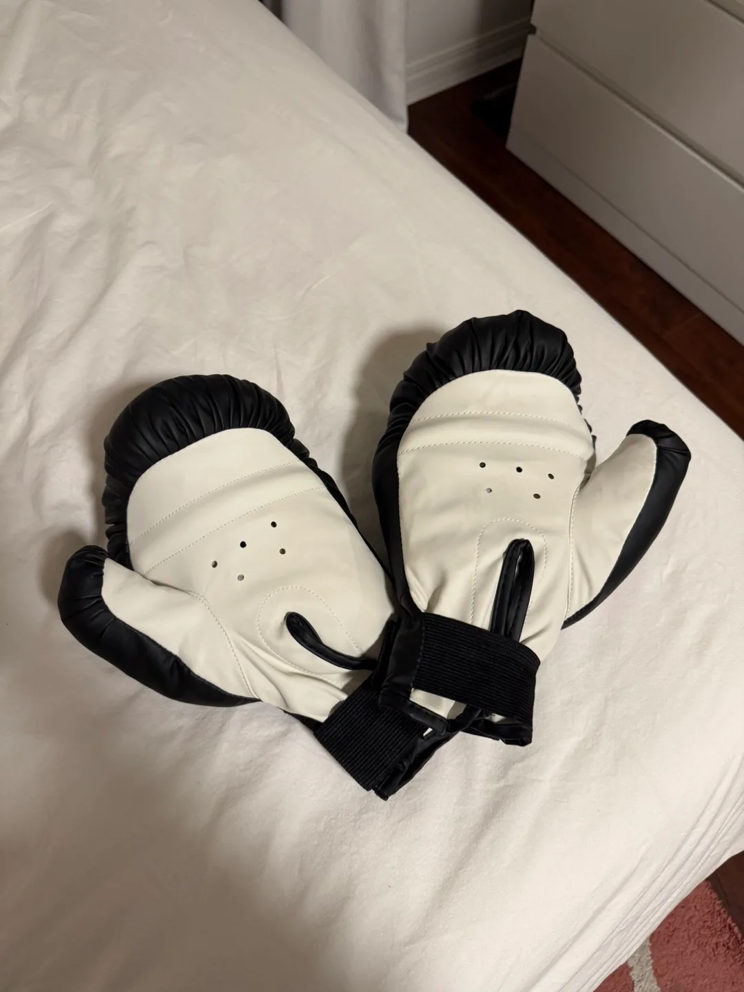 Boxing Set - Punching bag with gloves image indicator(2)