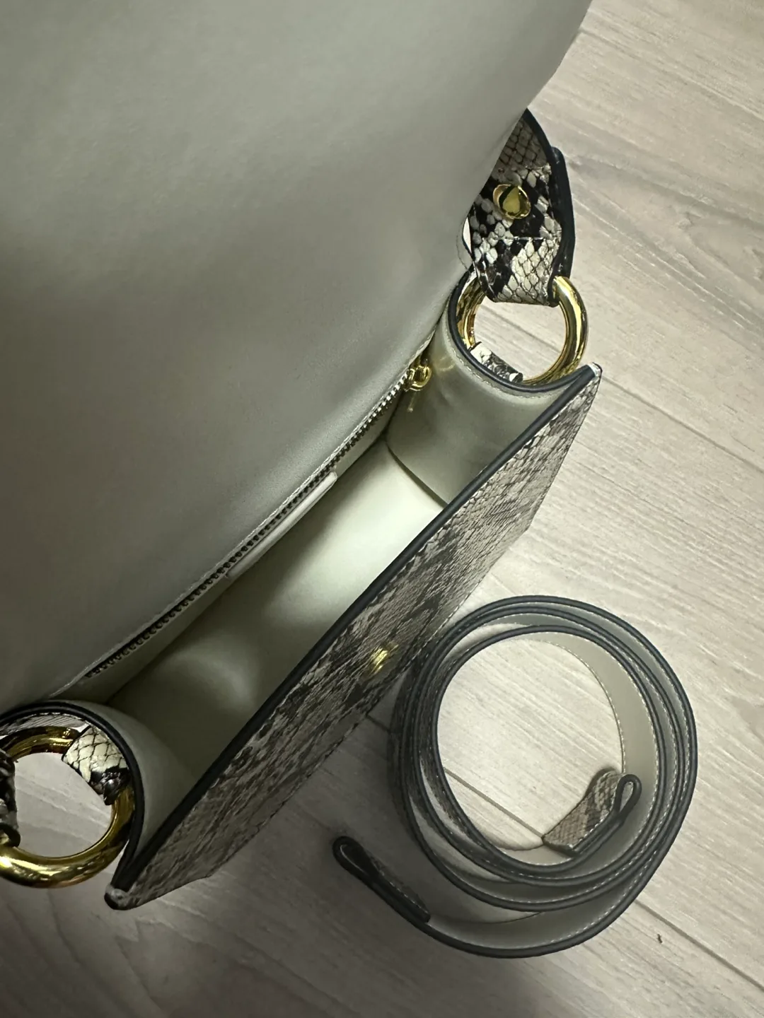 JW PEl Fae Top Handle Snake Embossed Bag image indicator(5)