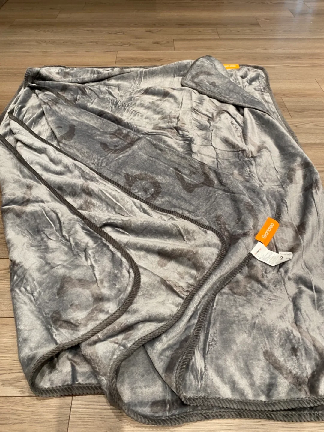 BRAND NEW 3-Pack Cozy Dog / Cat Blankets 🐶🖤 image indicator(2)