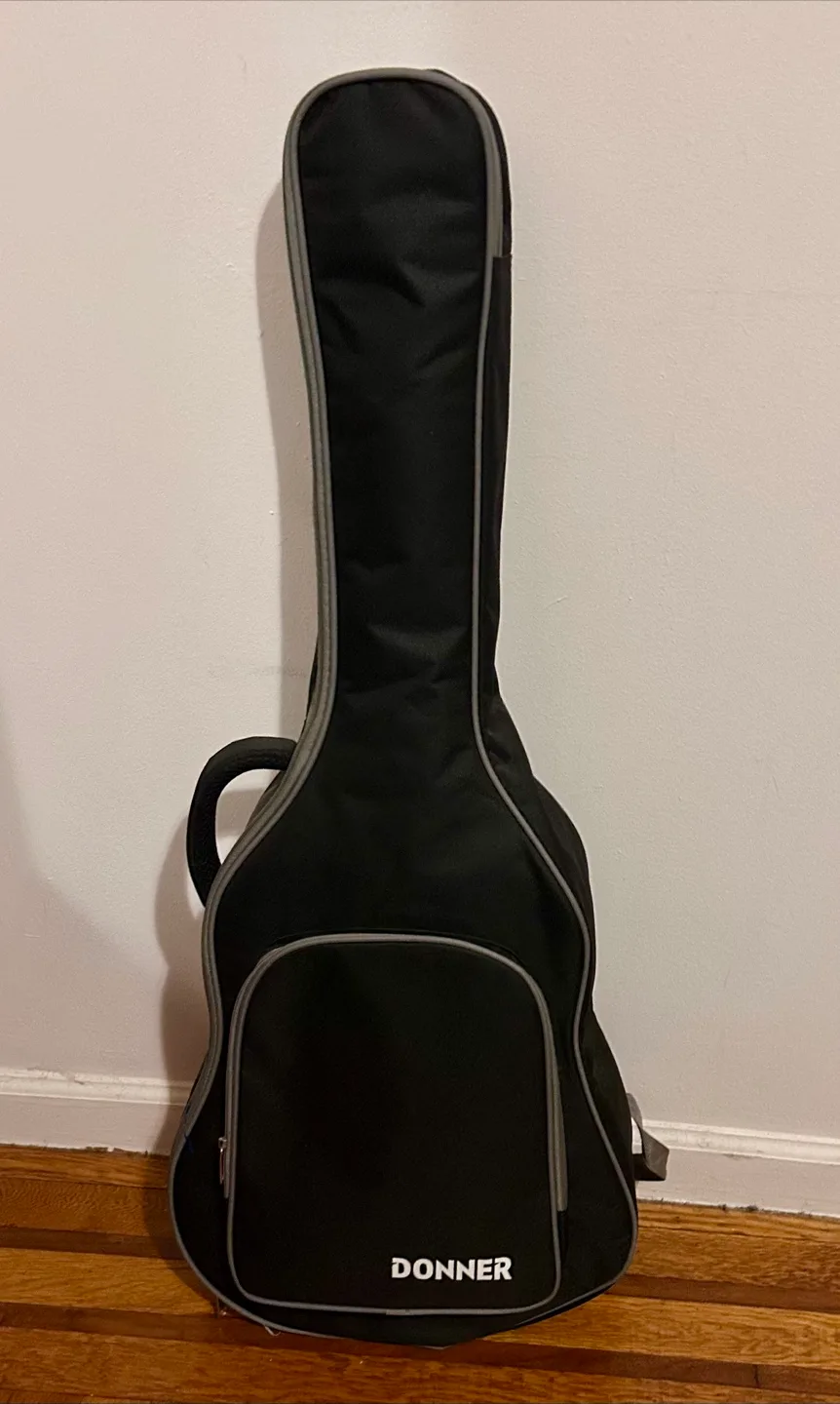 Donner 3/4 Acoustic Guitar image indicator(2)