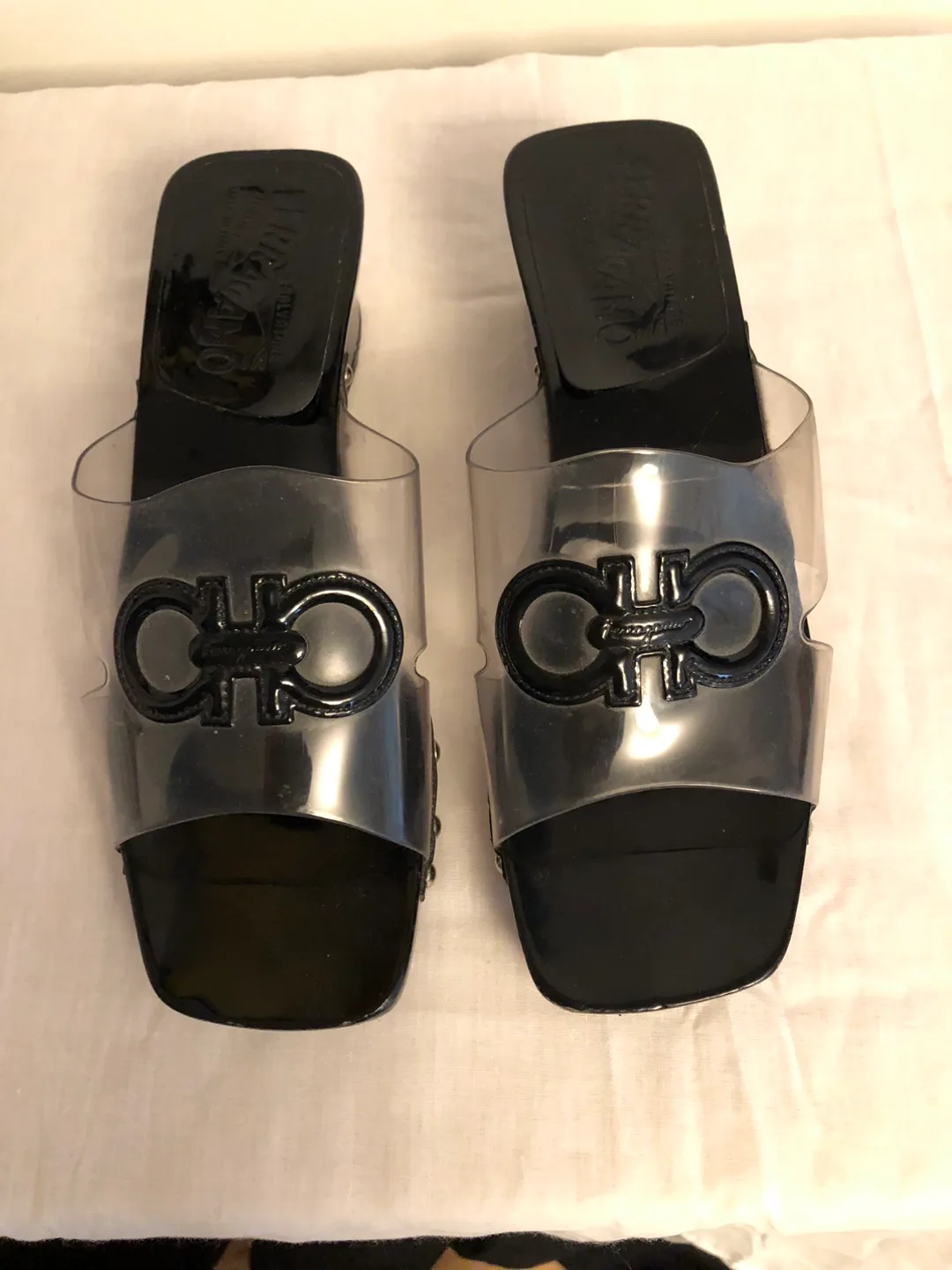 Salvatore Ferragamo Sandals 7.5 image indicator(2)