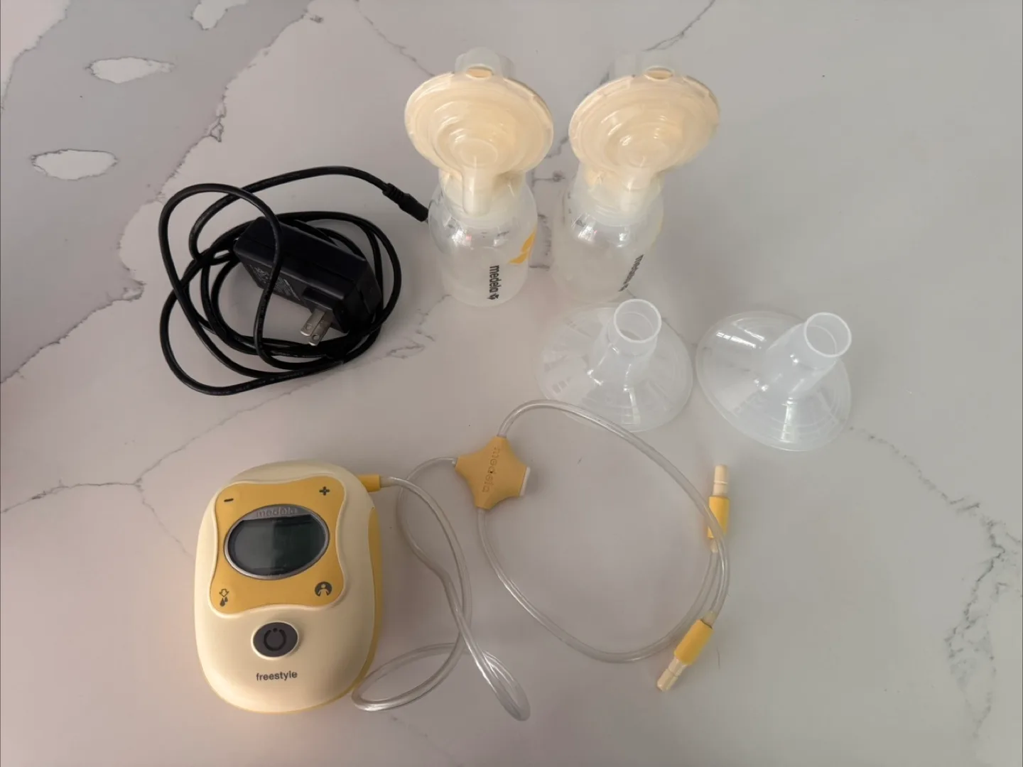 Medela Freestyle Breast Pump thumbnail
