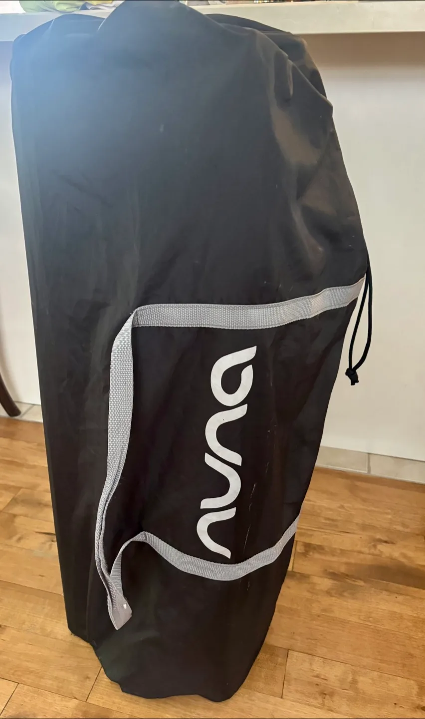 Nuna Playard / Bassinet and New Mom Nonus Bundle image indicator(2)