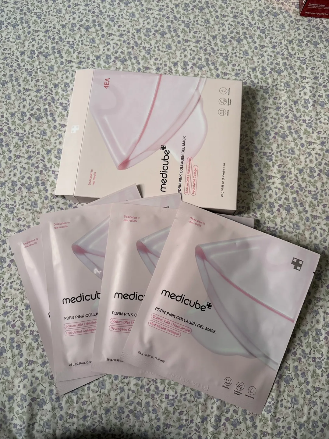 Medicube PDRN Pink Collagen Gel Mask 4 Pack 🥕💚 image indicator(2)