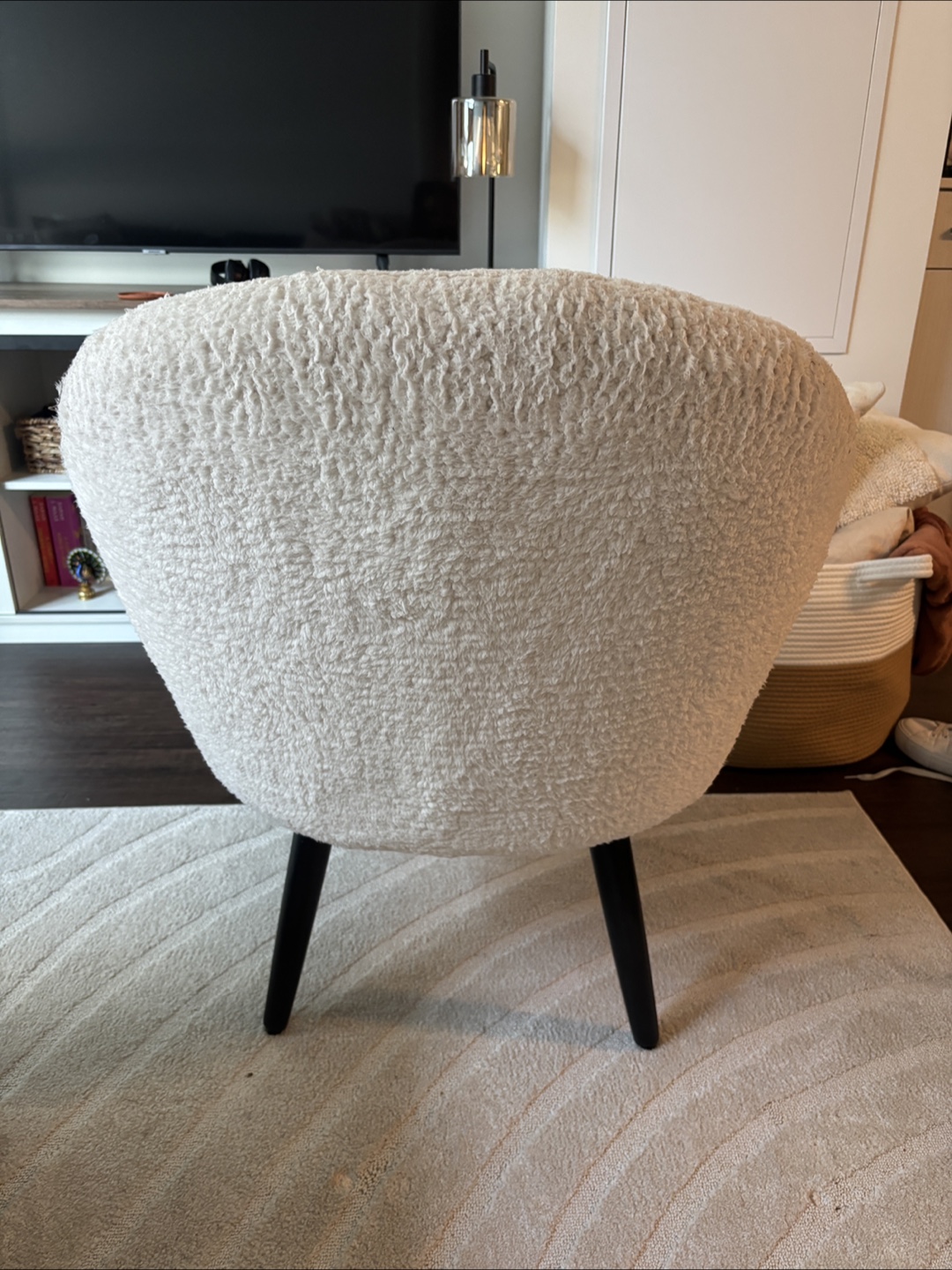 Cozy Sherpa Accent Chair - photo 4