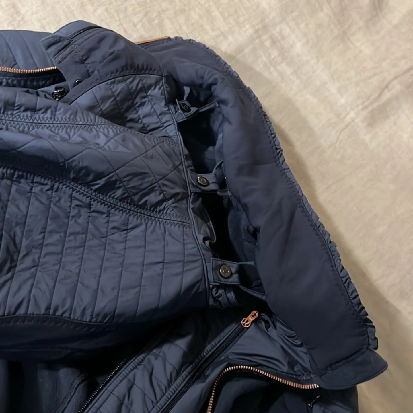 Lululemon Fleecy Keen Jacket - size 4 image indicator(6)