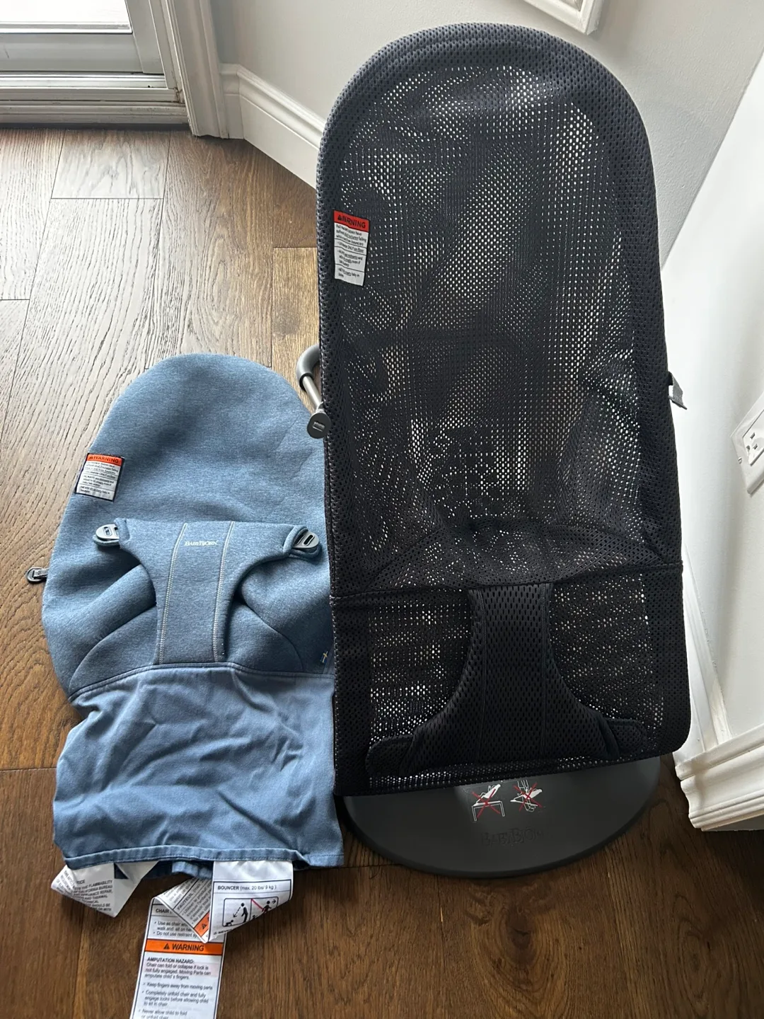 Baby Bjorn Bouncer with extra cover thumbnail