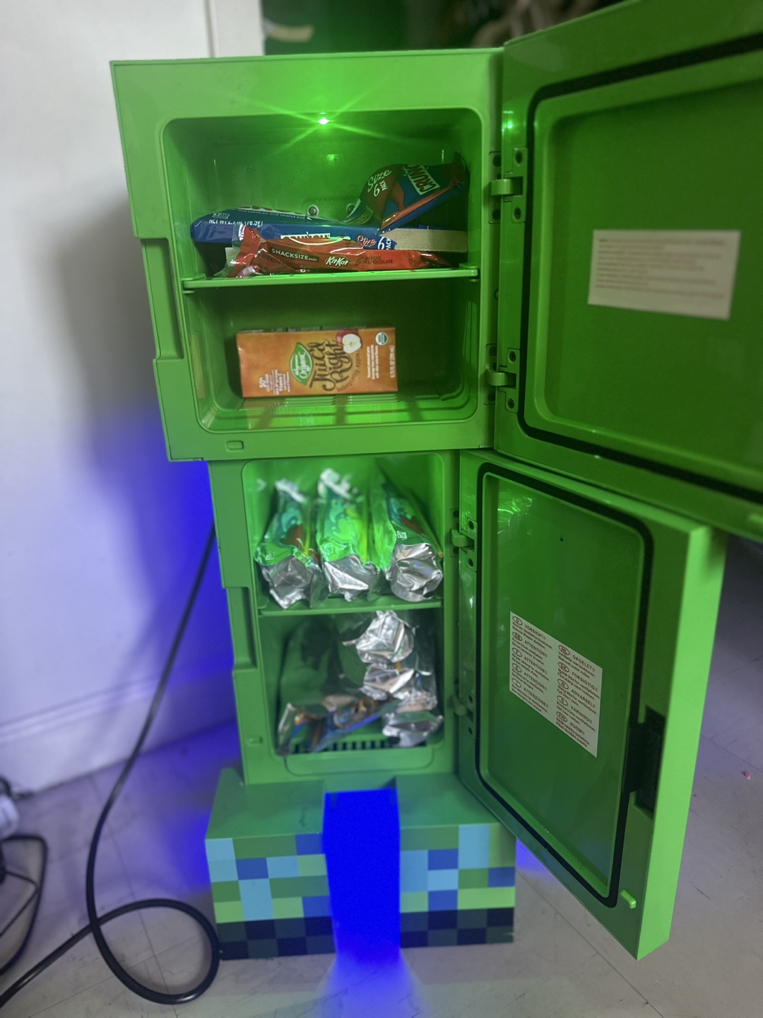 Minecraft Creeper Mini Fridge - photo 2
