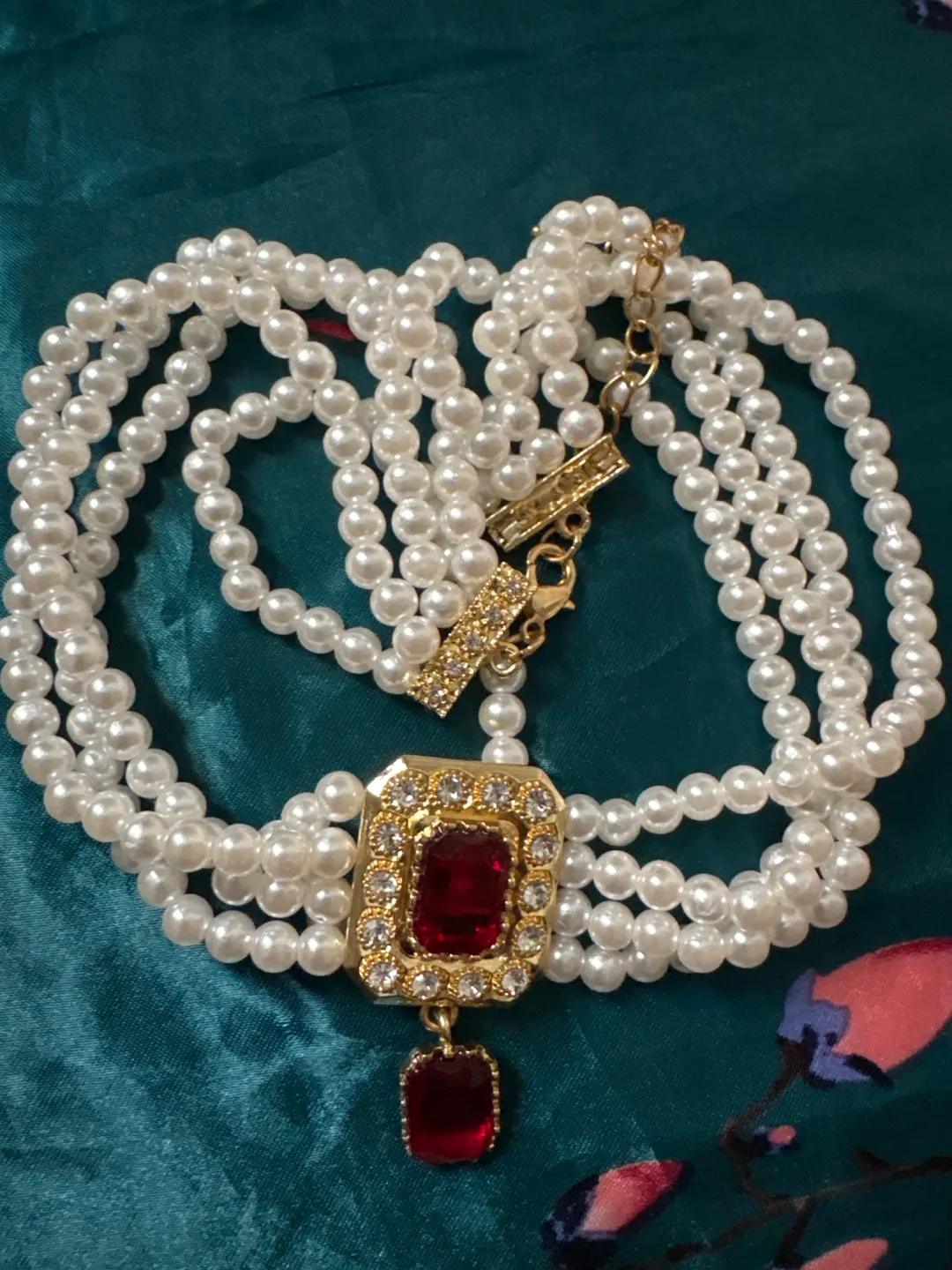 Vintage-Style Pearl Necklace 🥕💚 image indicator(2)