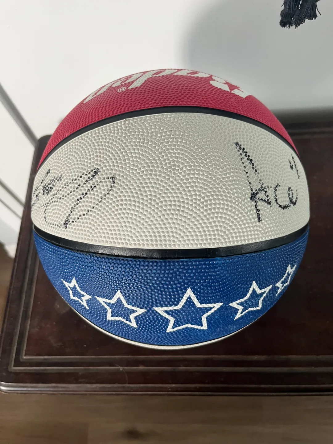 Harlem Globetrotters Basketball image indicator(3)