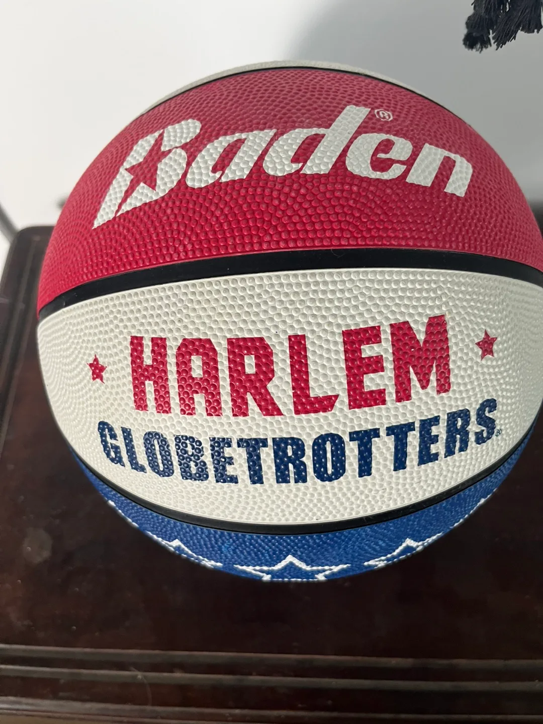Harlem Globetrotters Basketball image indicator(2)