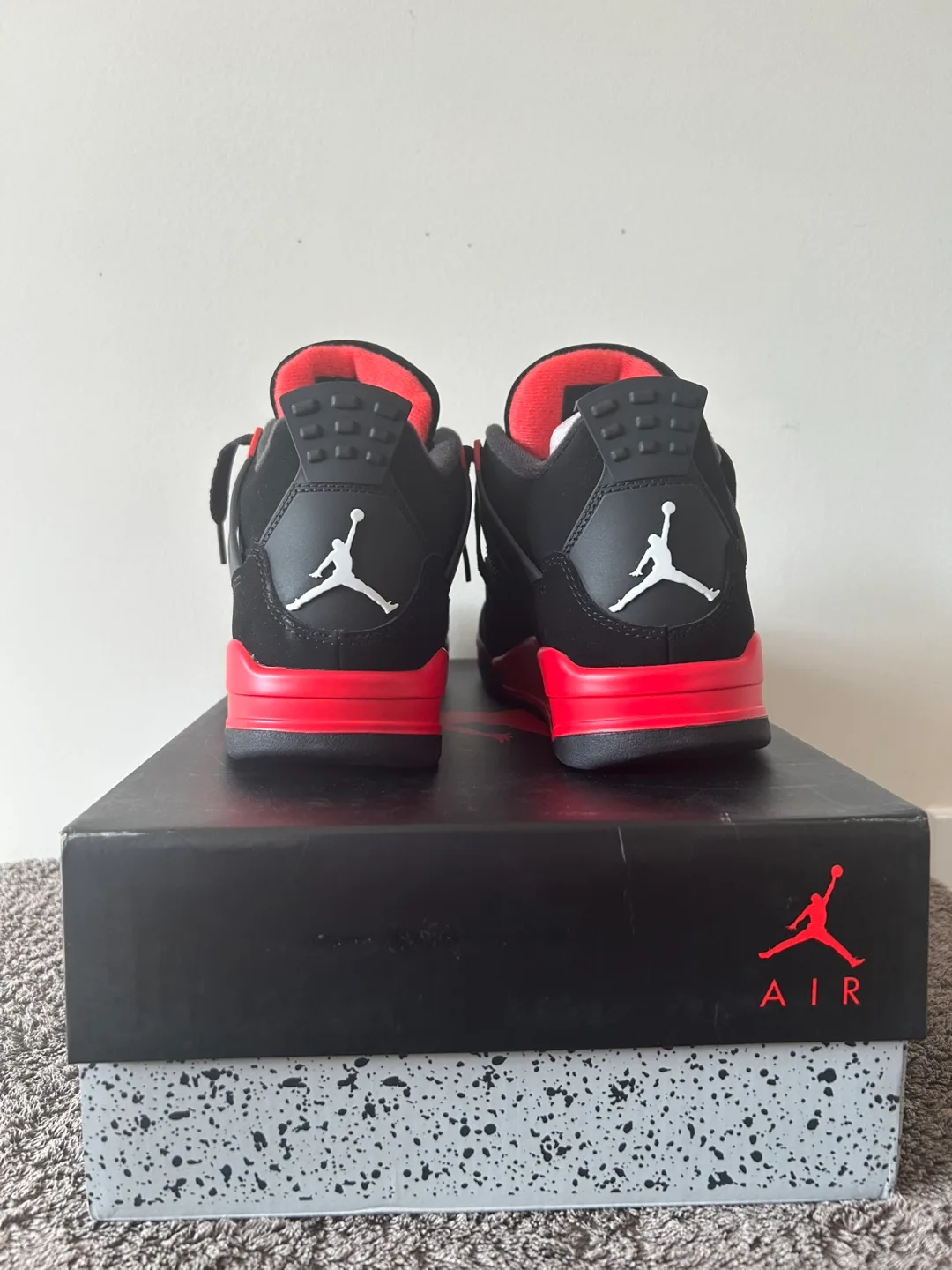 Jordan 4 - Size 7.5 image indicator(3)