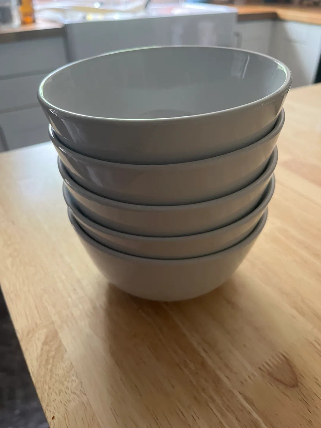 White Dinnerware Set image indicator(5)