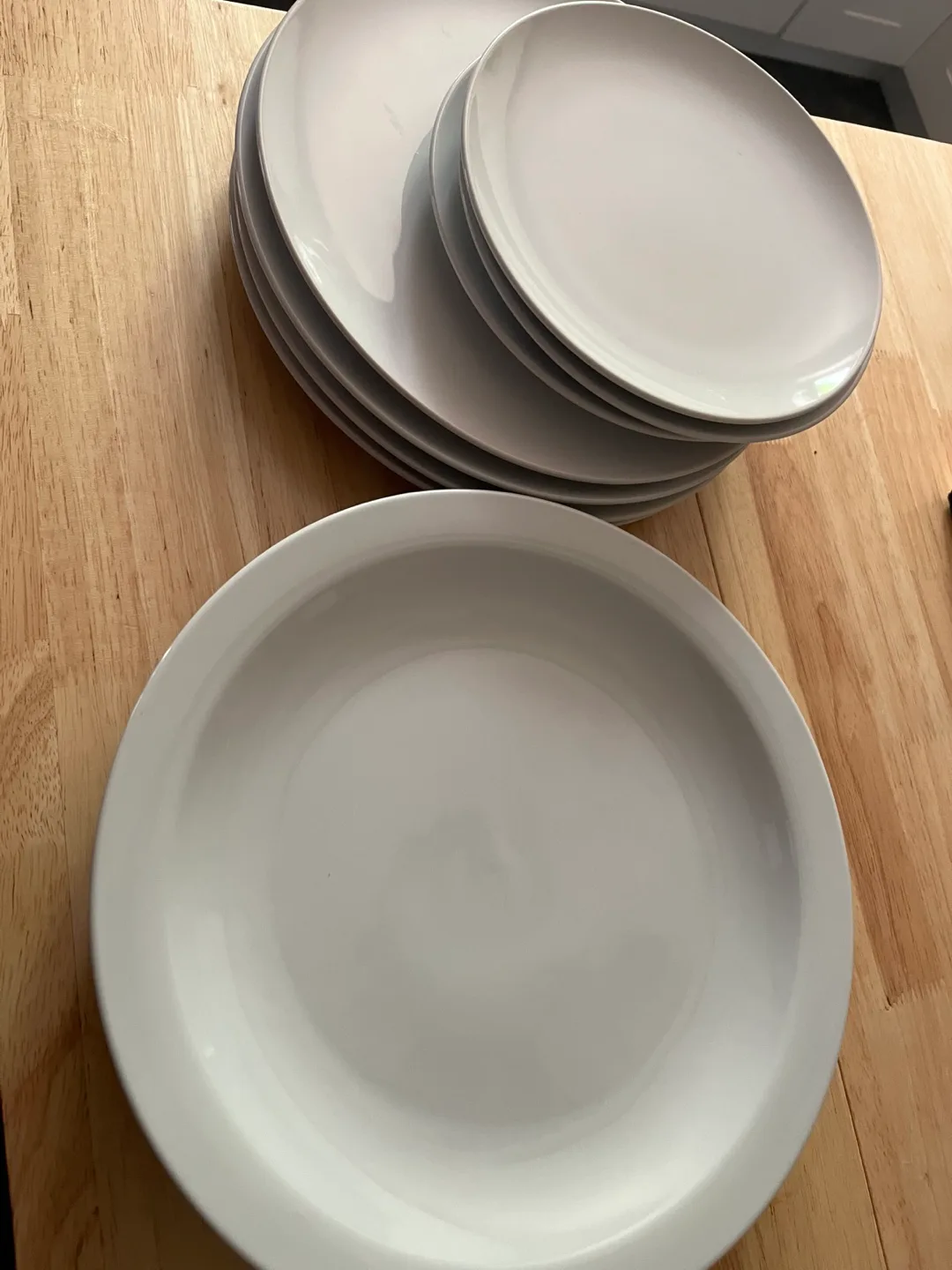 White Dinnerware Set thumbnail