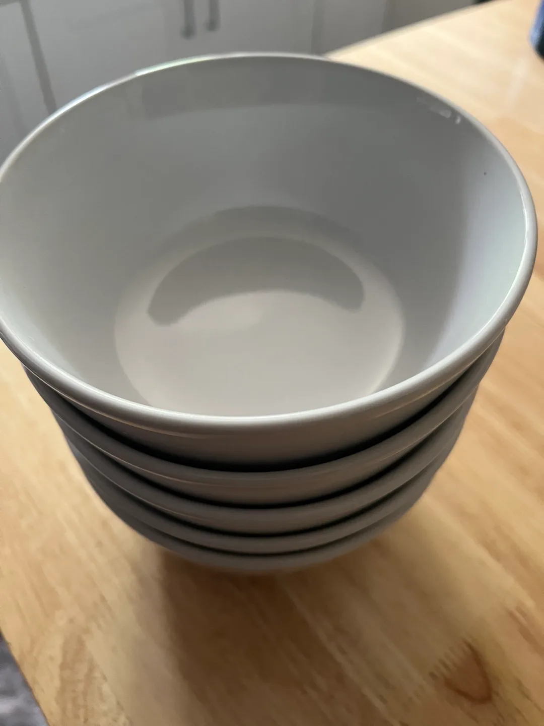 White Dinnerware Set image indicator(6)