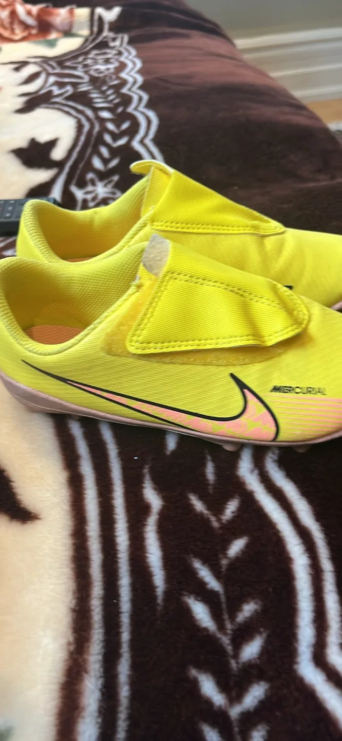 Nike Mercurial Soccer Cleats size 13.5 thumbnail