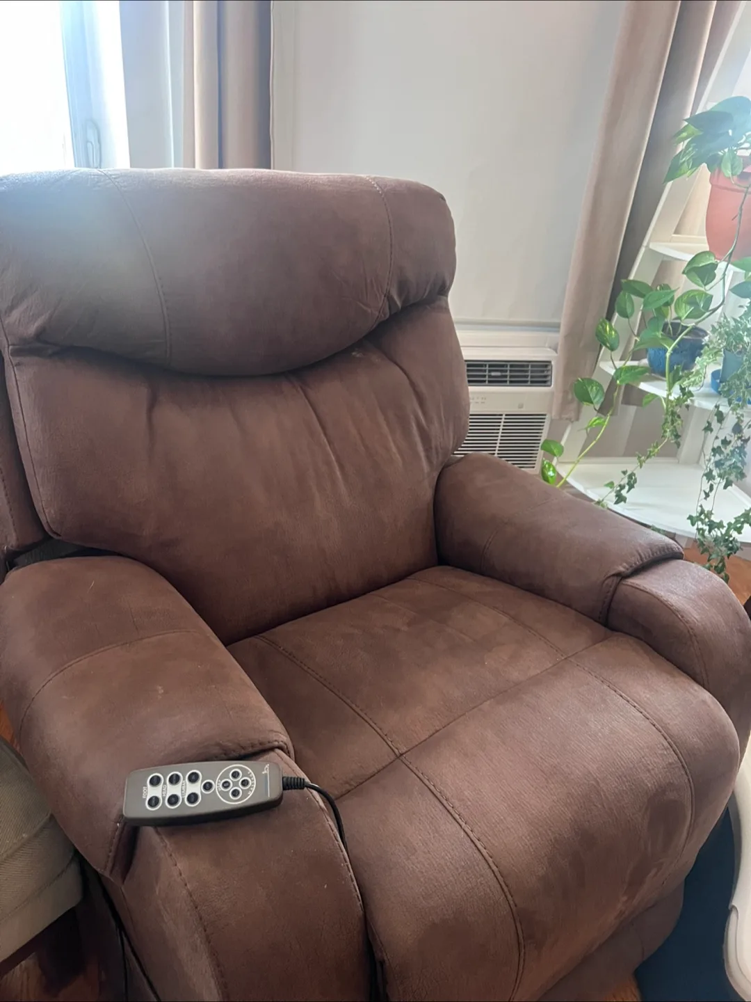 New! Jackson Furn Recliner WITH Heat & Massage from PC Richards image indicator(4)