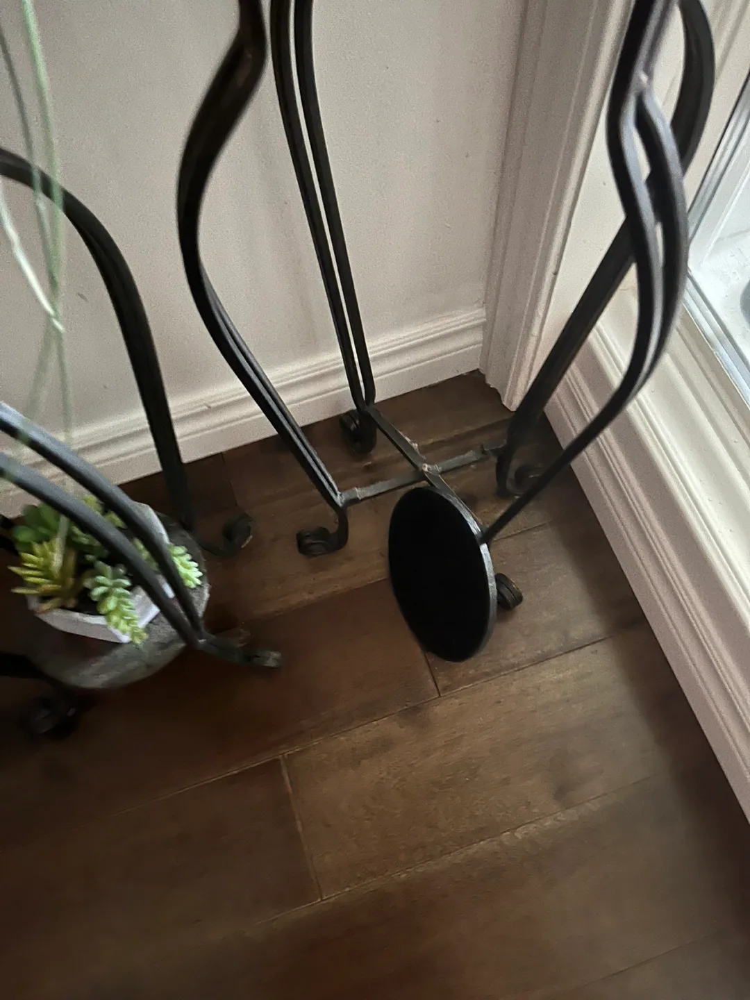 Decorative Metal Plant Stands - Set of 2 image indicator(4)