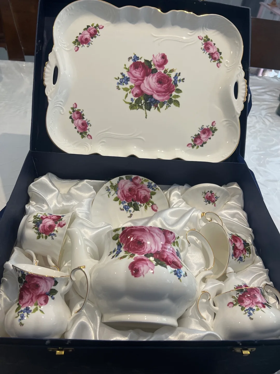 Floral Tea Set on Tray image indicator(7)
