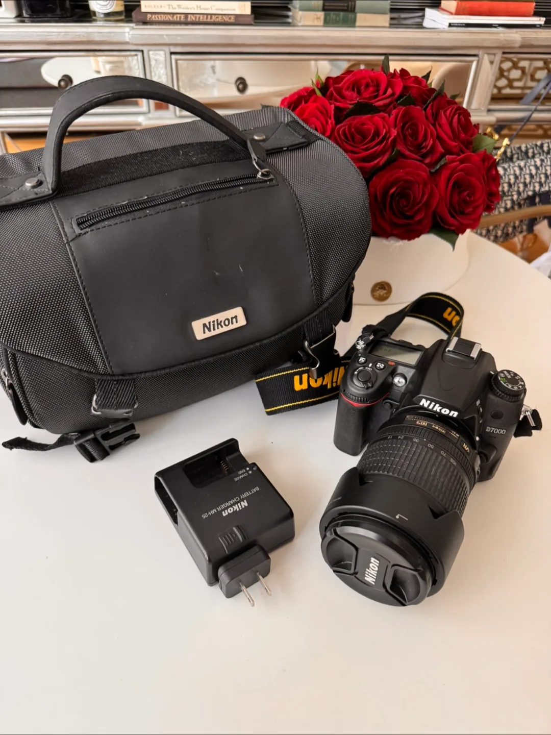 Nikon Camera DSLR D7000 with Lens & Accessories Bag thumbnail