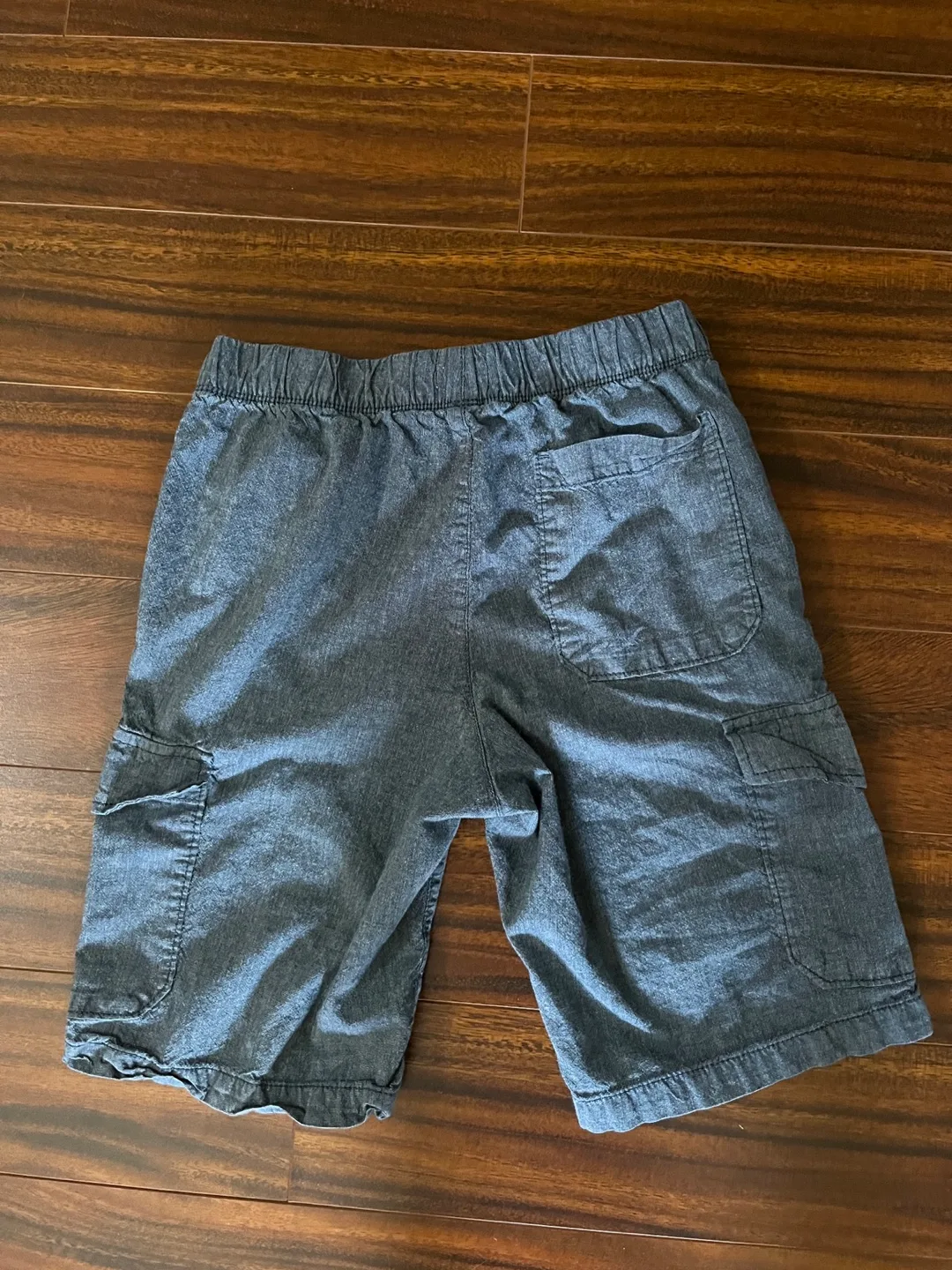 Old Navy boys XL 14/16 chambray cargo shorts, blue image indicator(5)
