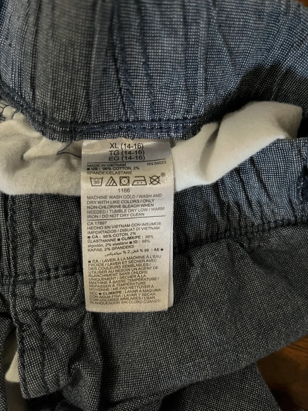 Old Navy boys XL 14/16 chambray cargo shorts, blue image indicator(6)