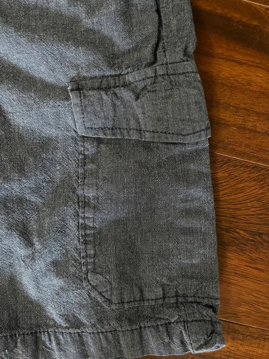 Old Navy boys XL 14/16 chambray cargo shorts, blue image indicator(4)