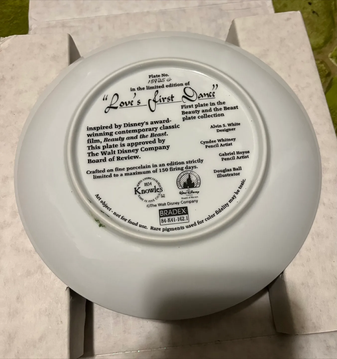 Collector Plate Disney’s Beauty And The Beast image indicator(2)