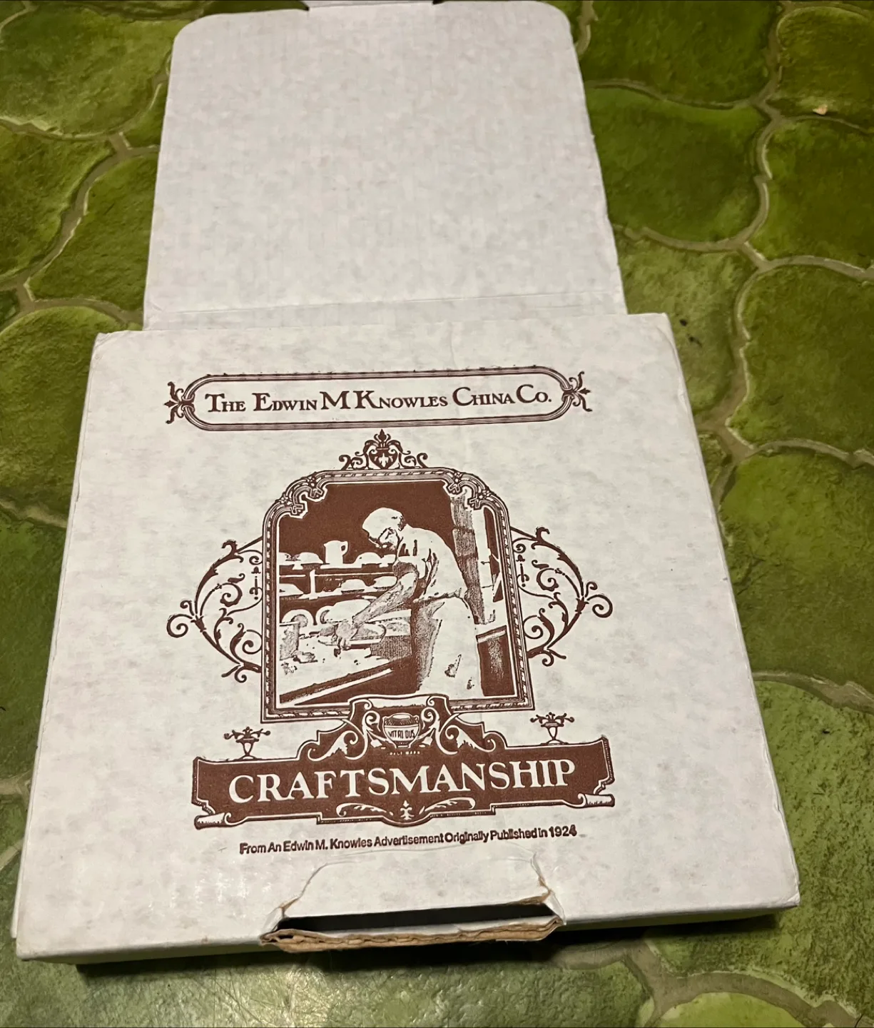 Collector Plate Disney’s Beauty And The Beast image indicator(3)