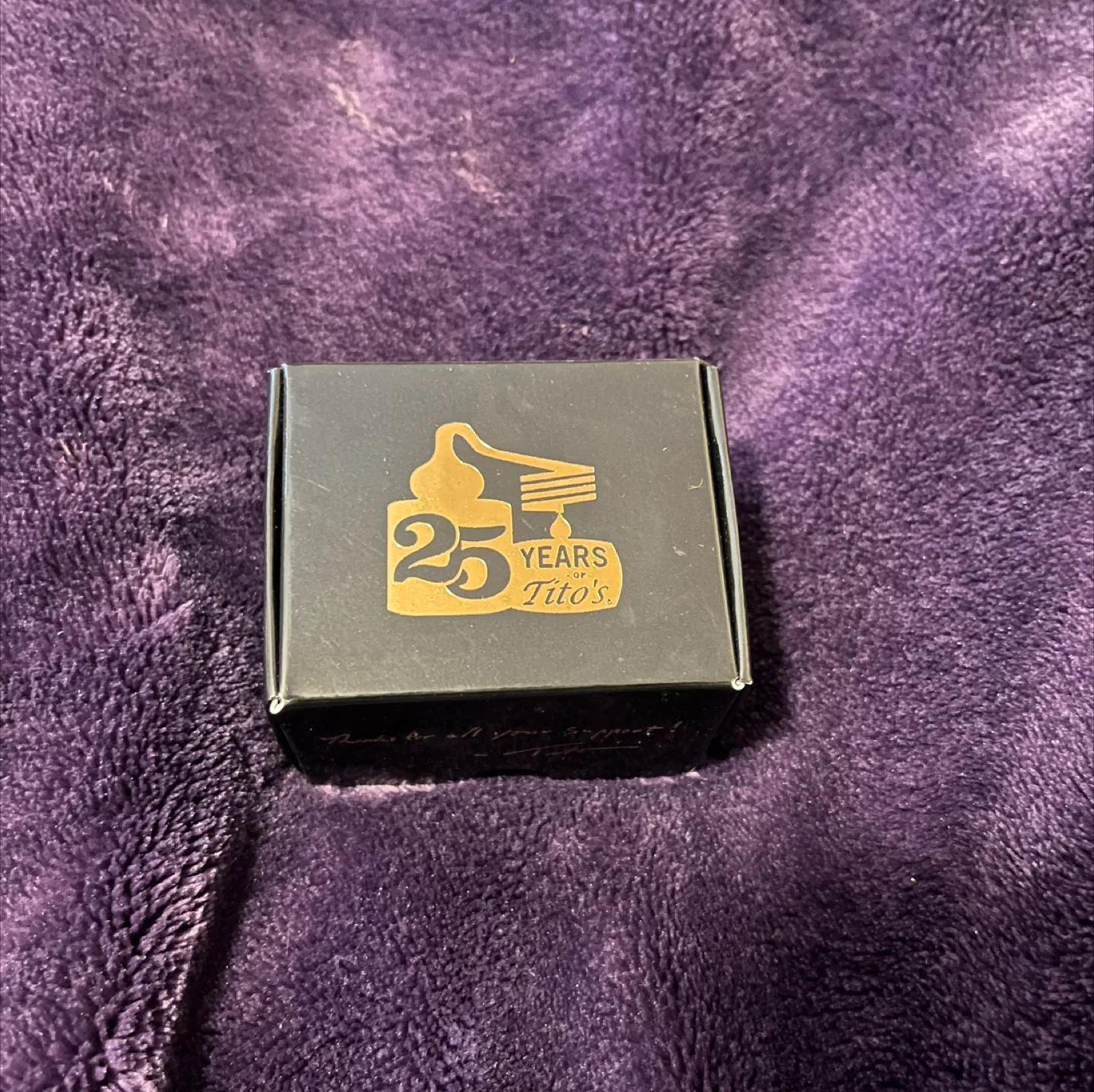 New Titos Handmade Vodka 25th Anniversary Bottle Stopper image indicator(4)