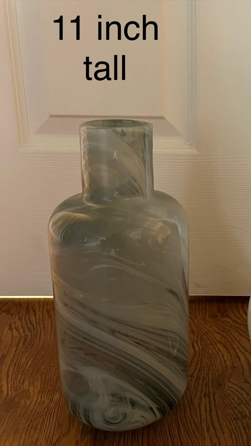 Decorative Glass Vase thumbnail