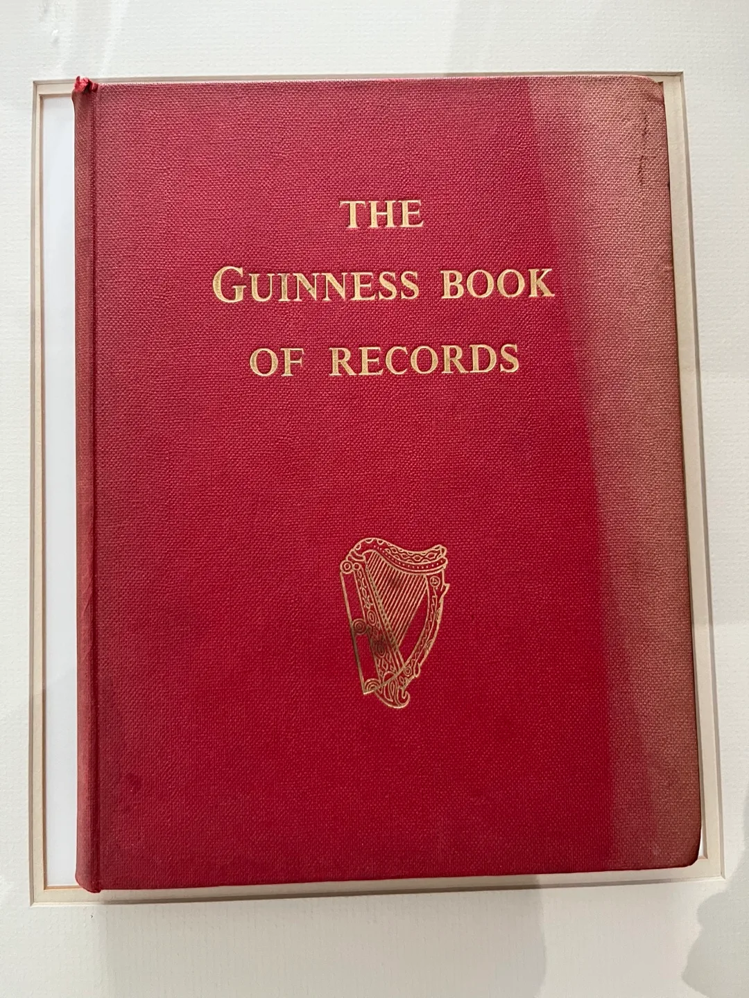 Vintage Guinness Book of Records image indicator(5)
