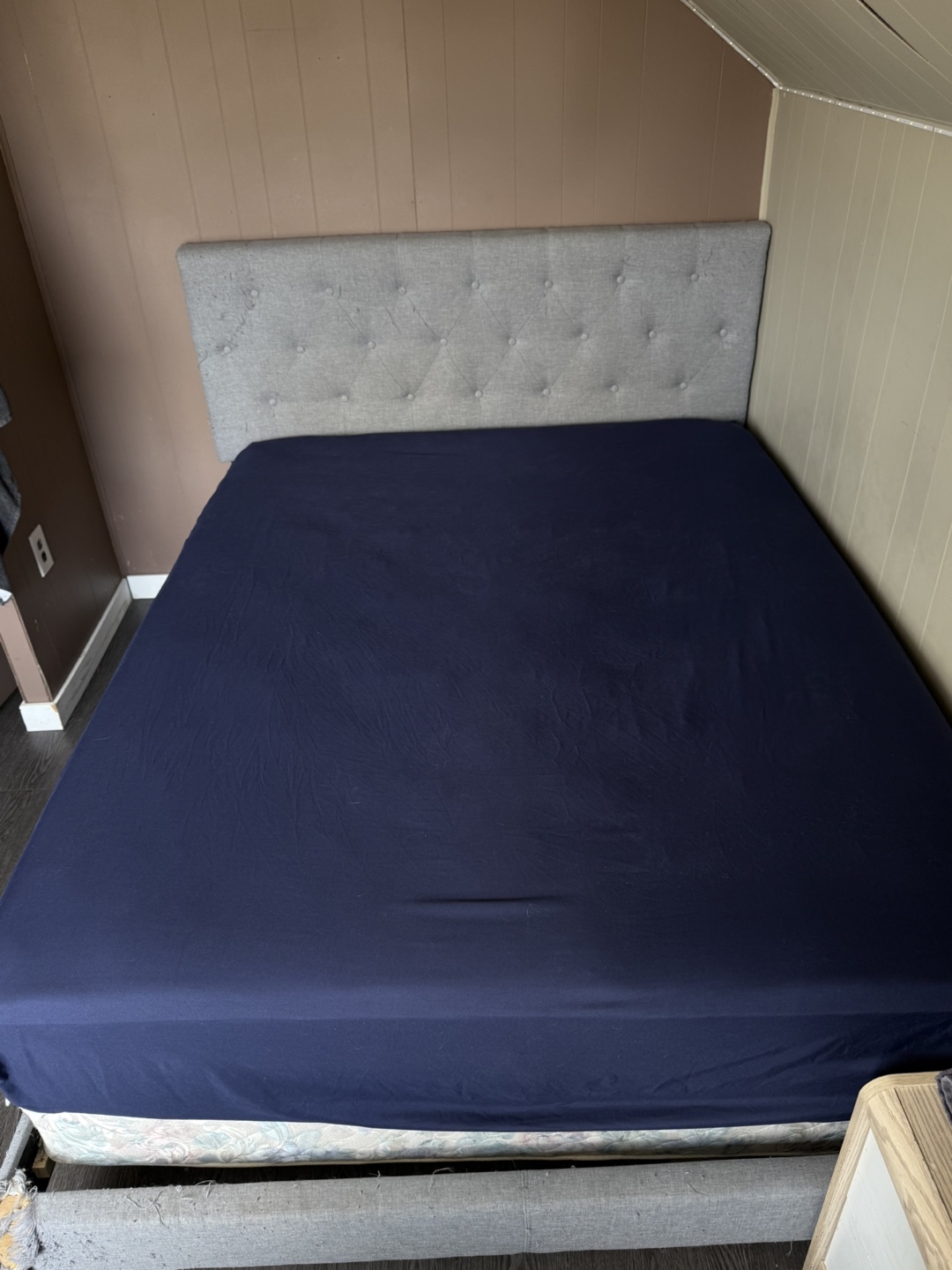 Queen size bed with headboard, Mattress & Box Spring